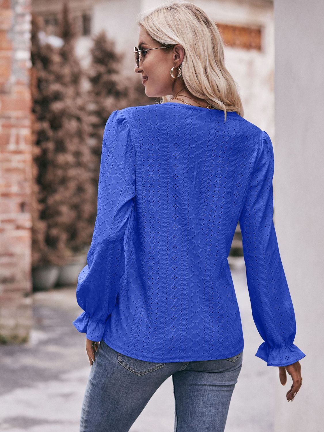 Bohemian Exposed Seam Round Neck Long Sleeve Cropped Top