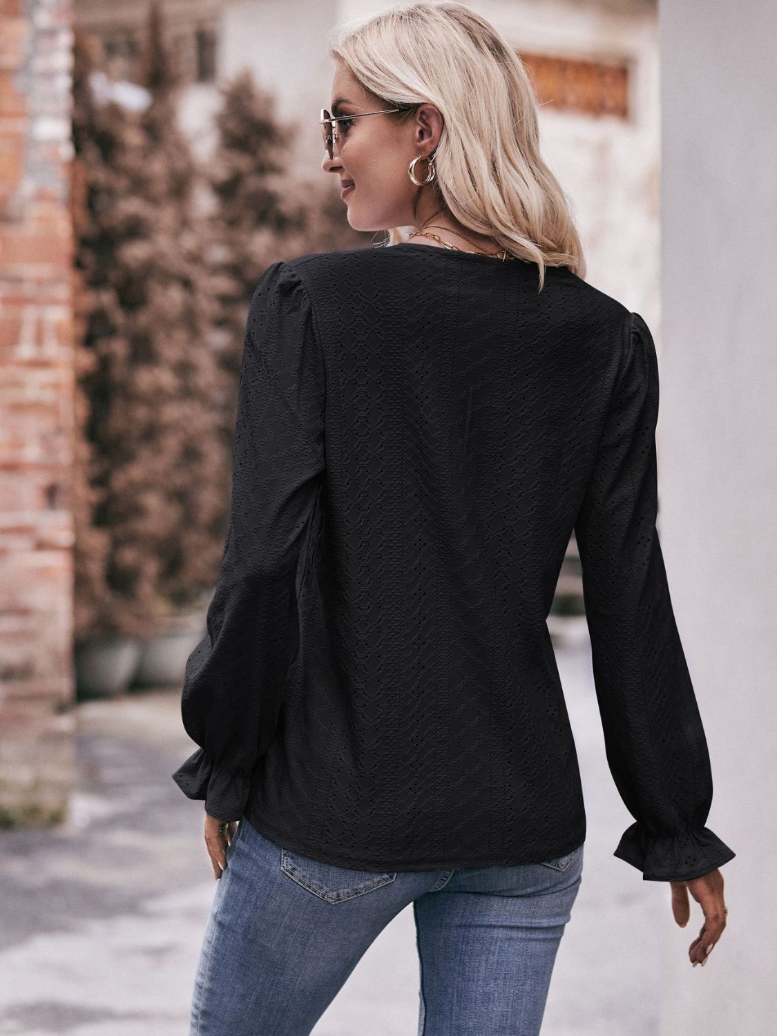 Bohemian Exposed Seam Round Neck Long Sleeve Cropped Top