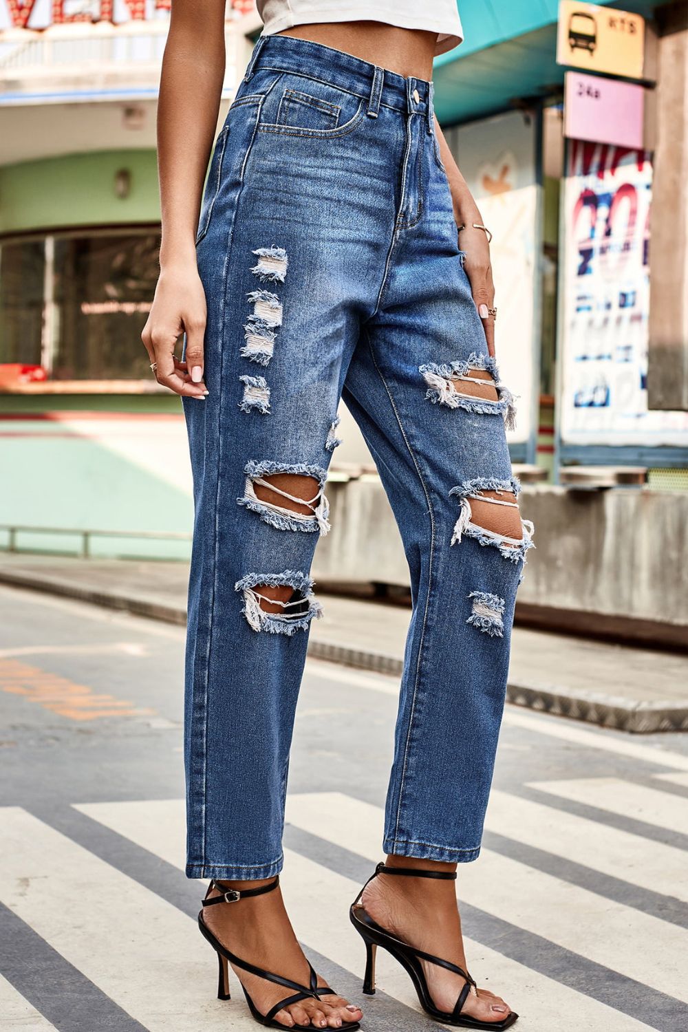 Distressed Buttoned Crop Jeans with Pockets