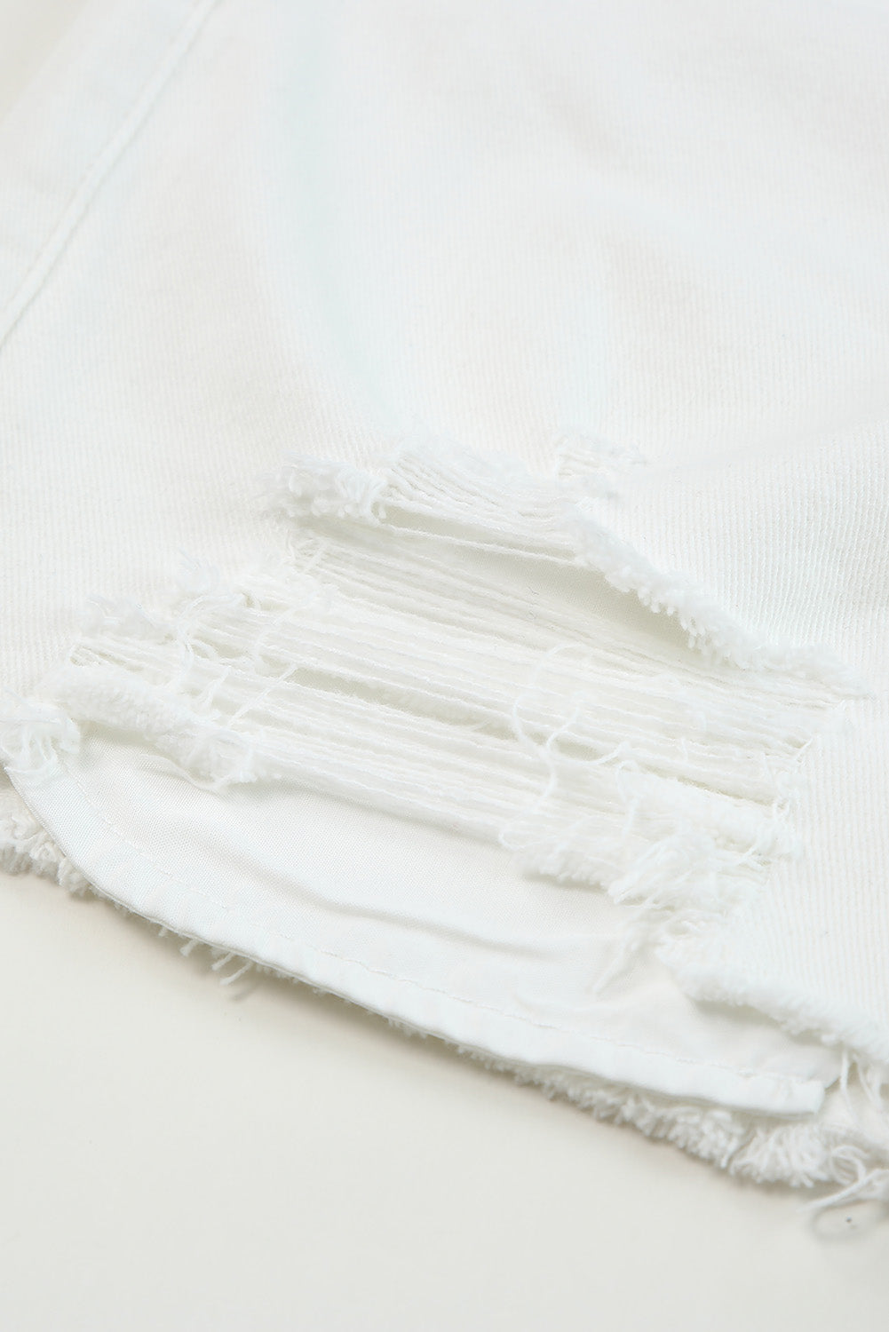 Mid-Rise White Frayed Hem Distressed Denim Shorts with Pockets
