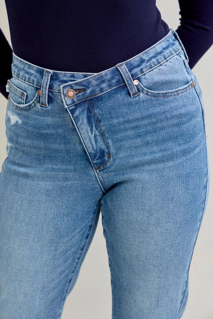 High Waist Boyfriend Criss Cross Mild Destroy Jeans with Single Cuff